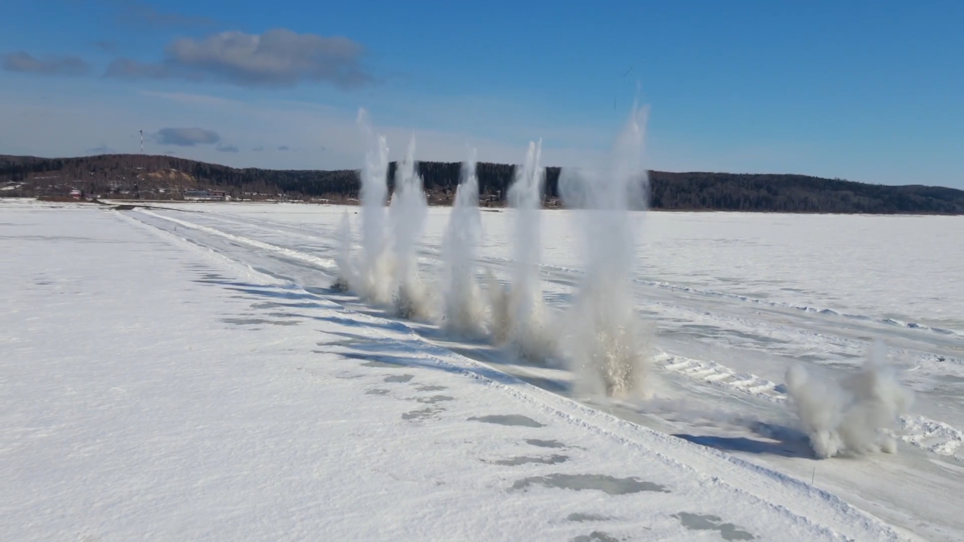 В Югре проходят ледовзрывные работы