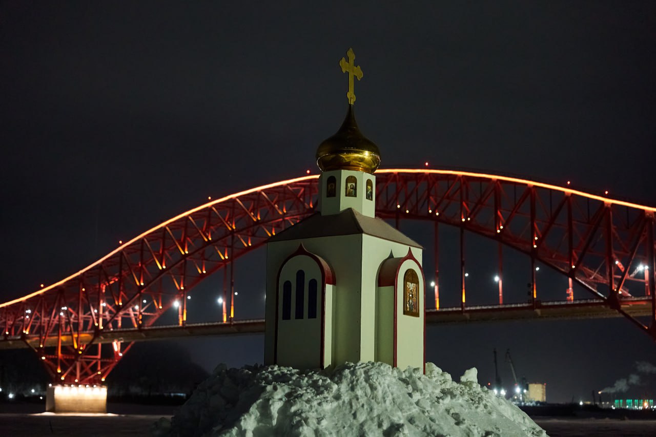 Губернатор Югры Руслан Кухарук окунулся в крещенской купели на реке Иртыш